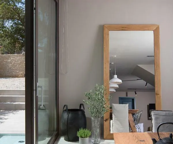 Melon ヴィラ ポレッチ